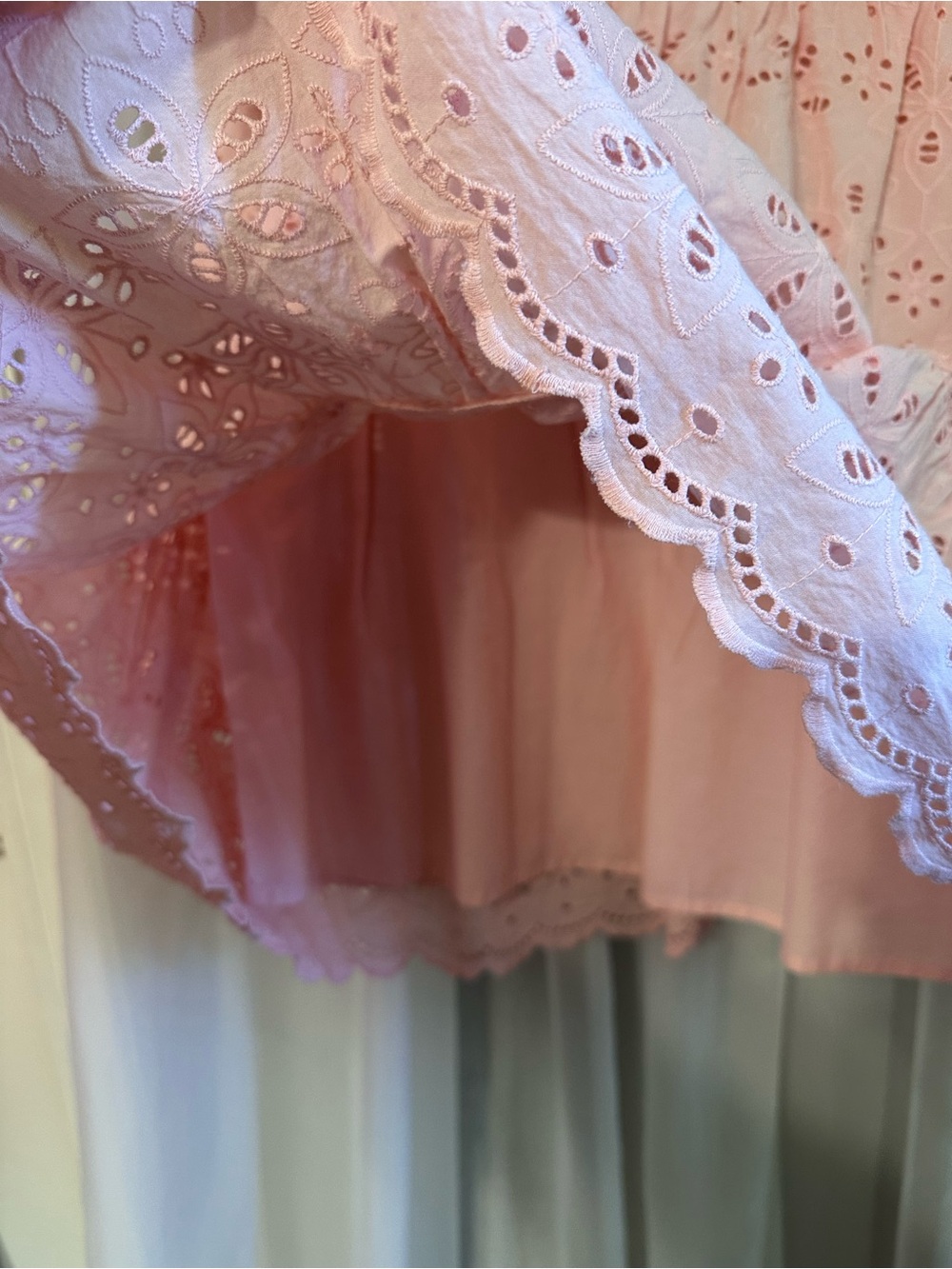 Crown & Ivy Pink Cotton Eyelet Ruffled Peplum 3/4 Sleeve Blouse Size L - Picture 4 of 8